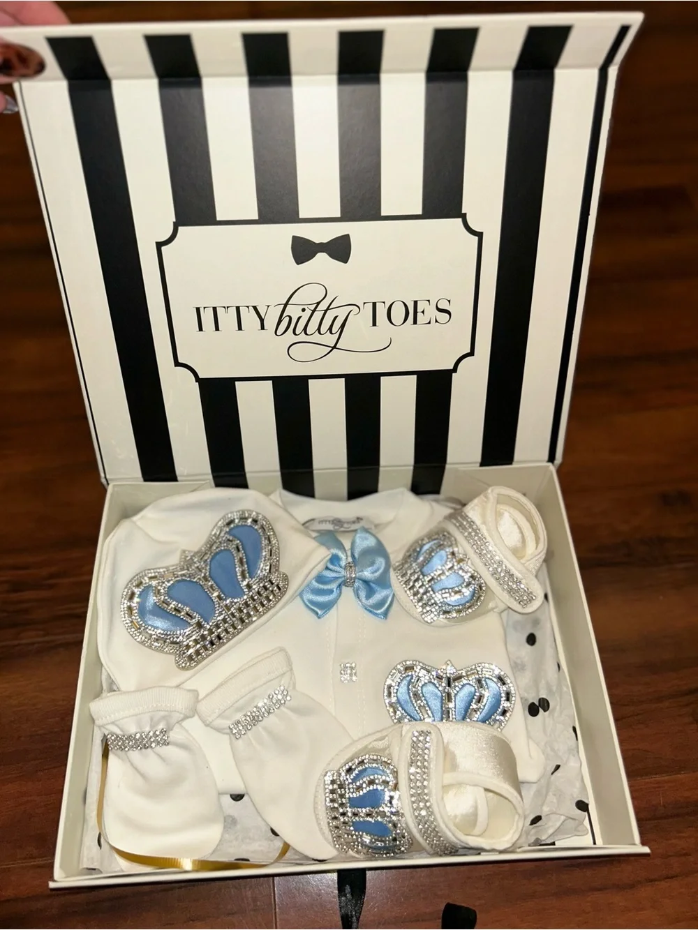 Itty Bitty Toes White & Blue Crown Baby Mittens Set